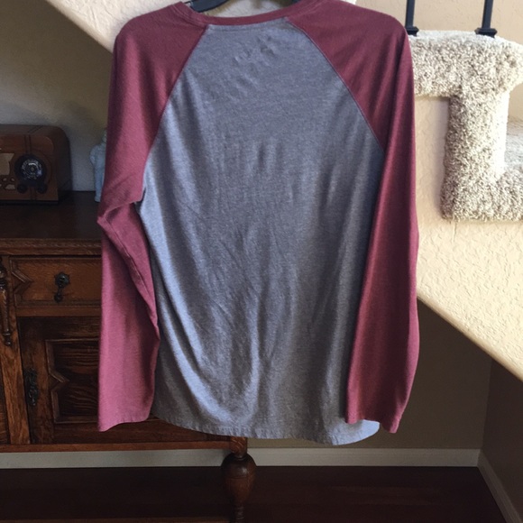 Two crew-neck knit shirts - Picture 8 of 8